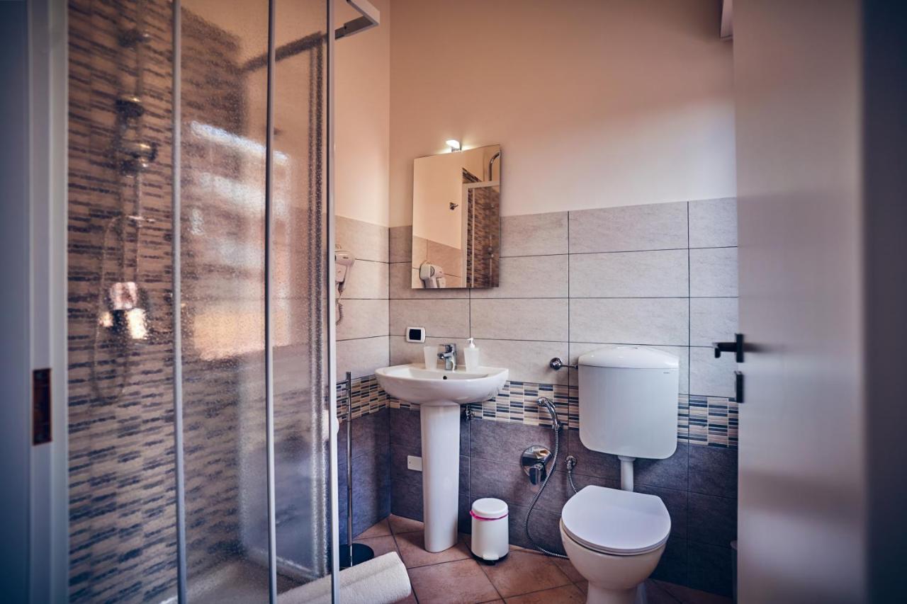 Travelershome 7Metri Guesthouse Ciampino Exterior foto